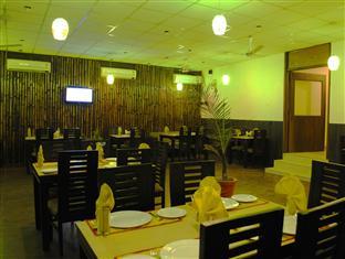 Hotel Queens Pearl Inn